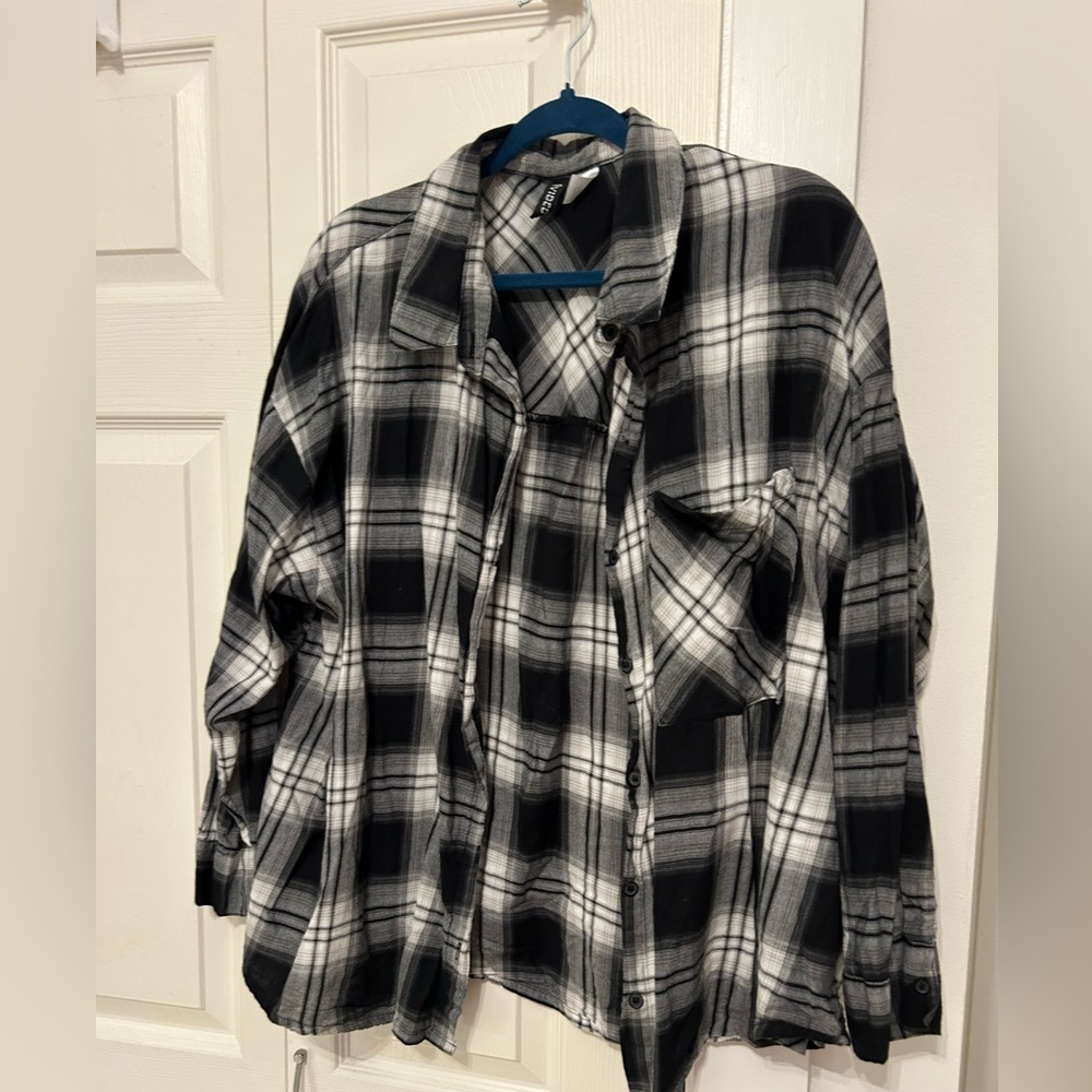 H&M Black and White Plaid Button-Up Shirt